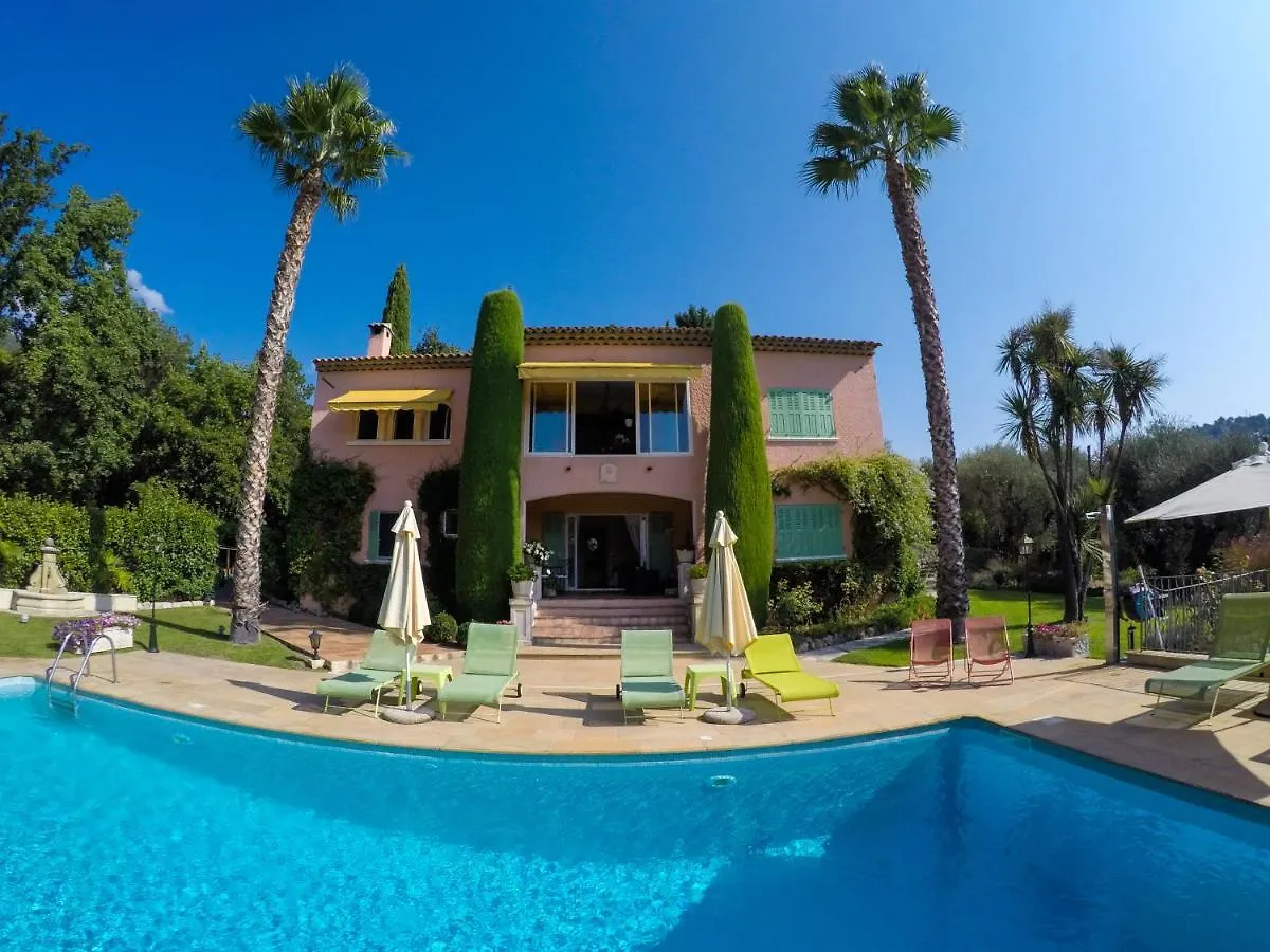 Mas Du Roc Bed & Breakfast Grasse 4*,  France